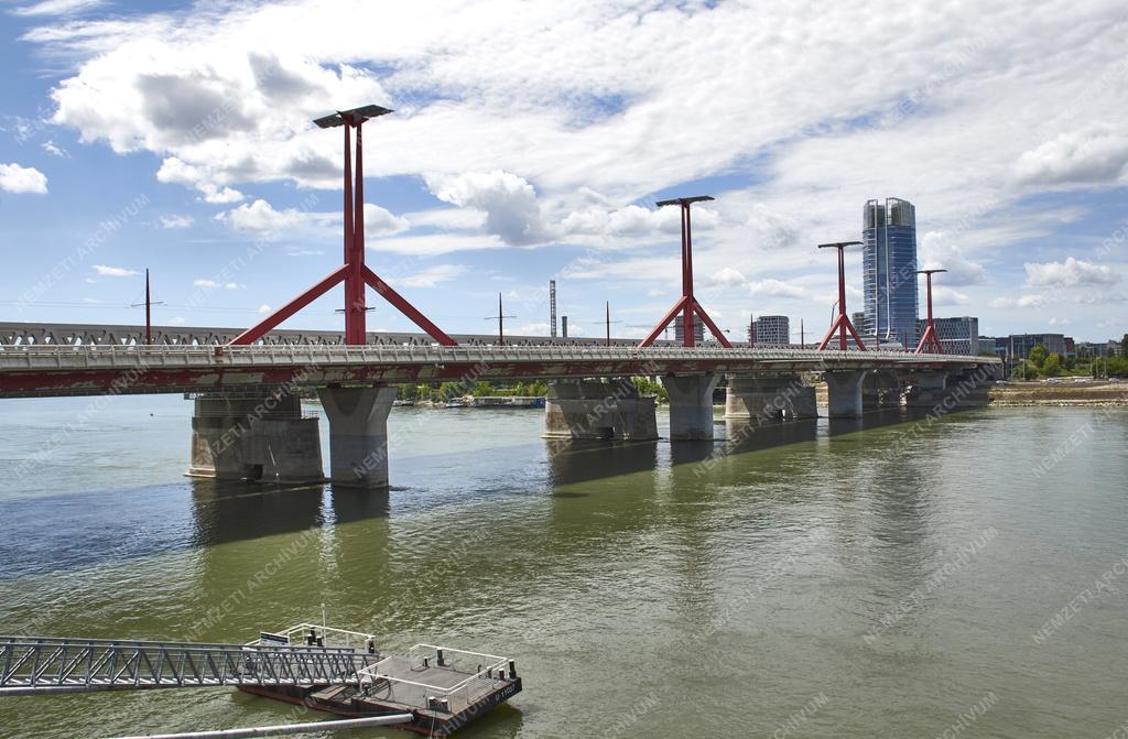 Városkép - Budapest - Rákóczi híd - MOL Campus