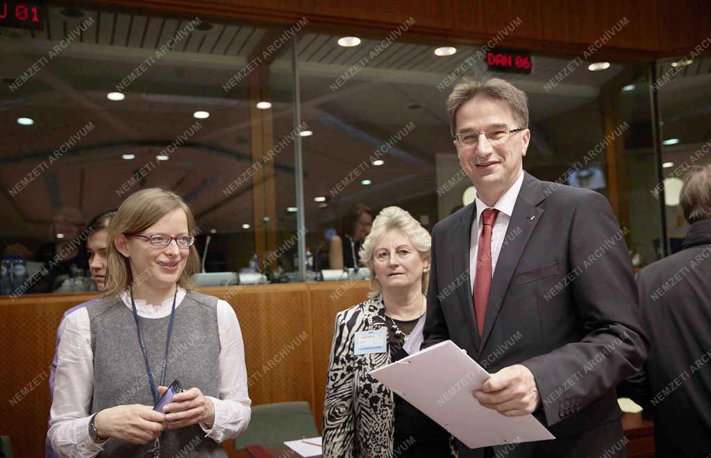 Az EU közlekedési minisztereinek ülése