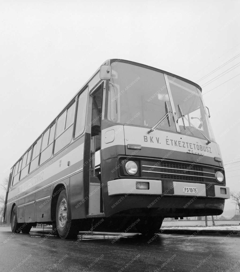 Tömegközlekedés - BKV étkeztetőbusz