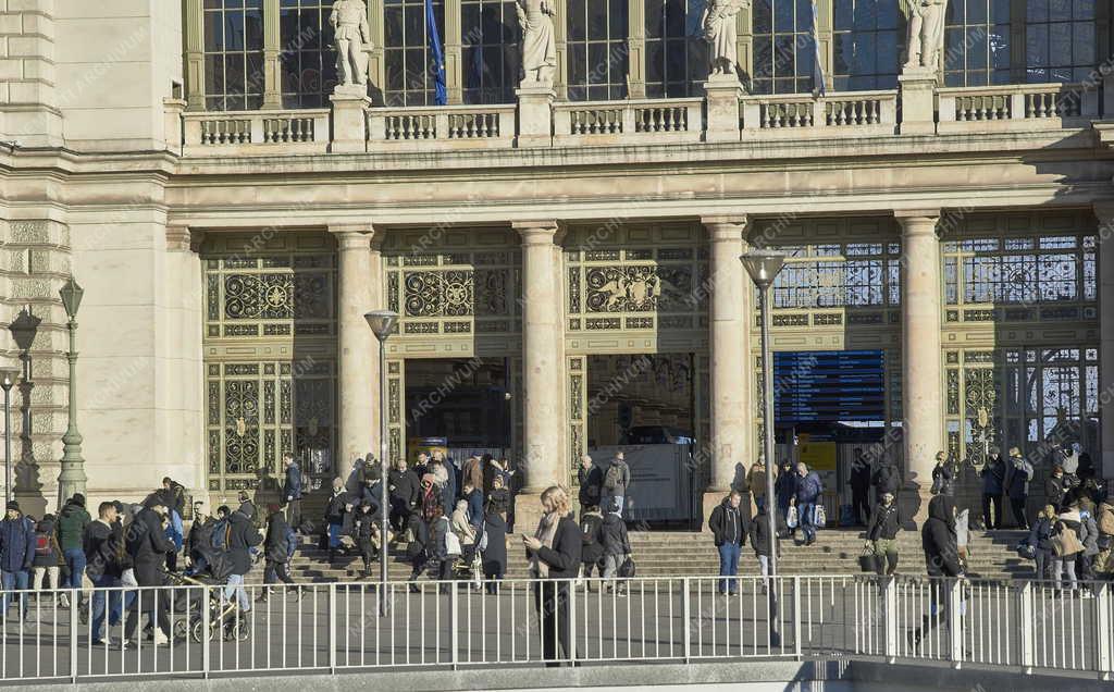 Városkép - Közlekedés - Budapest - Keleti pályaudvar