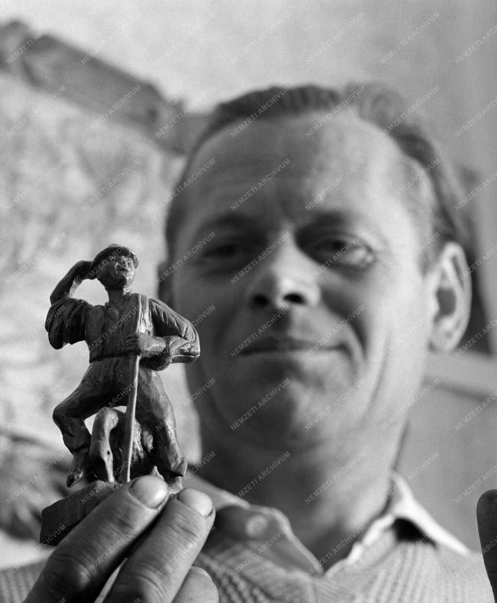 Kultúra - Asztalos Joachim parádi kőműves, népművész