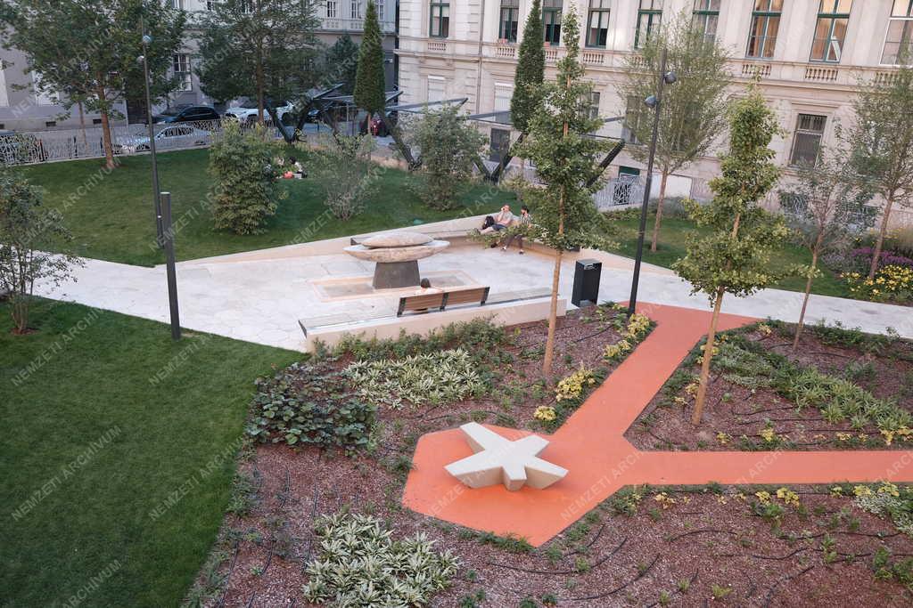 Szabadidő - Budapest - Bástya park a belvárosban