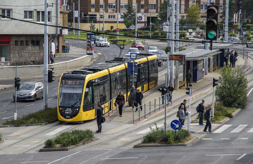 Közlekedés - Budapest - Villamos Kőbányán