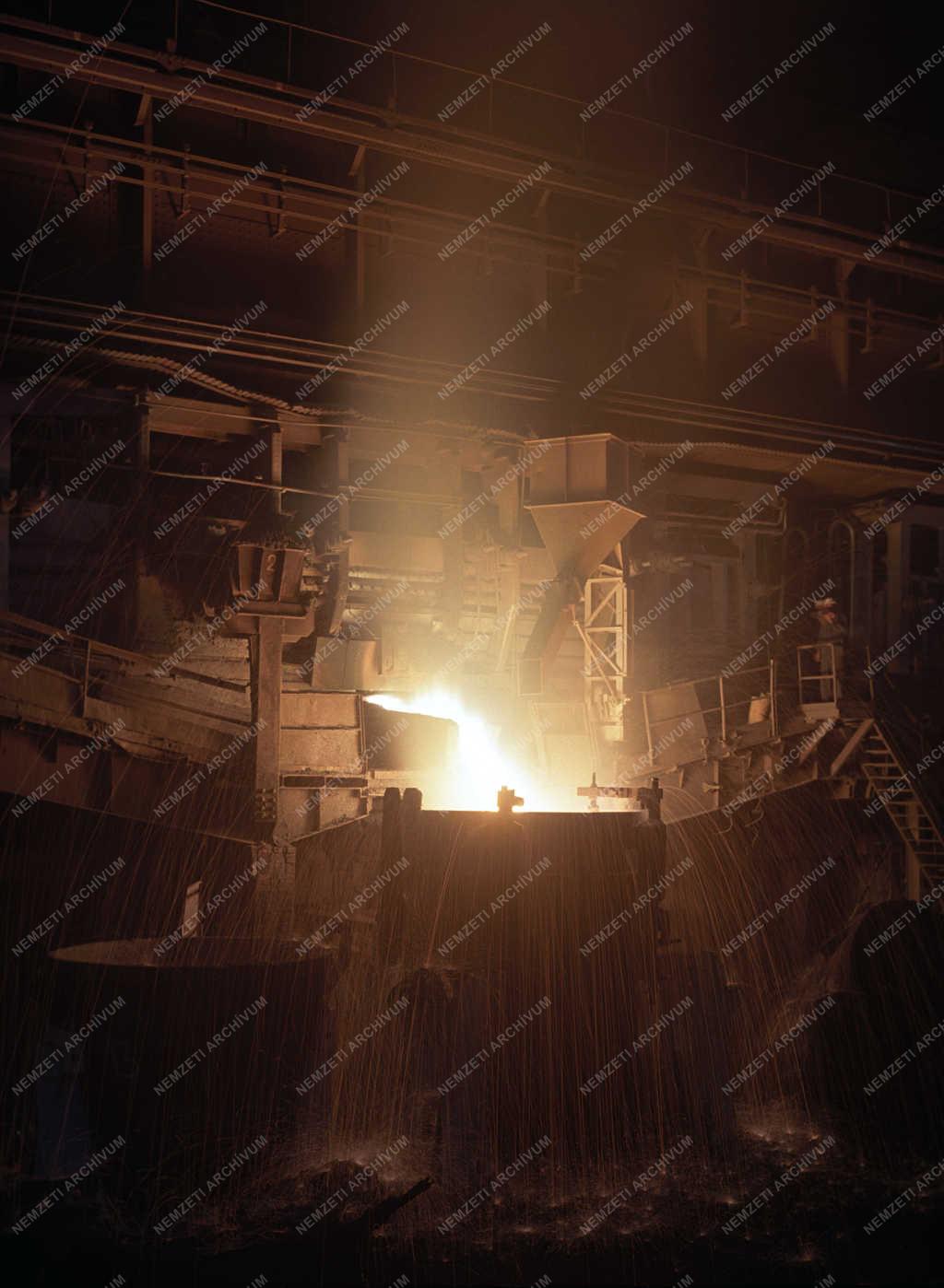 Ipar - Ózdi Kohászati Művek