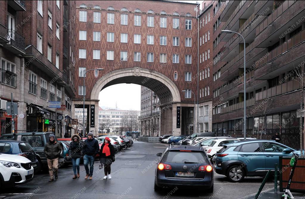 Városkép - Budapest - Madách sétány 