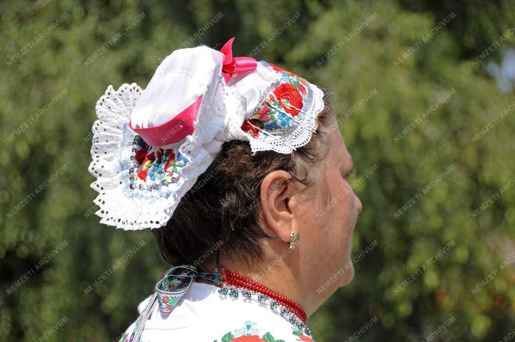 Népművészet - Csővár - Galgamenti-püspökhatvani népviselet
