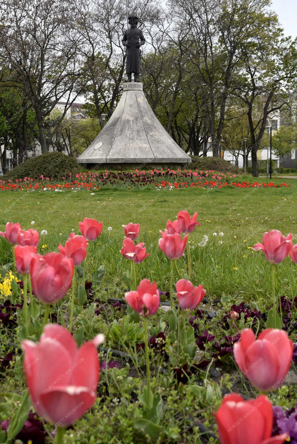 Kultúra - Budapest - Géza fejedelem szobra