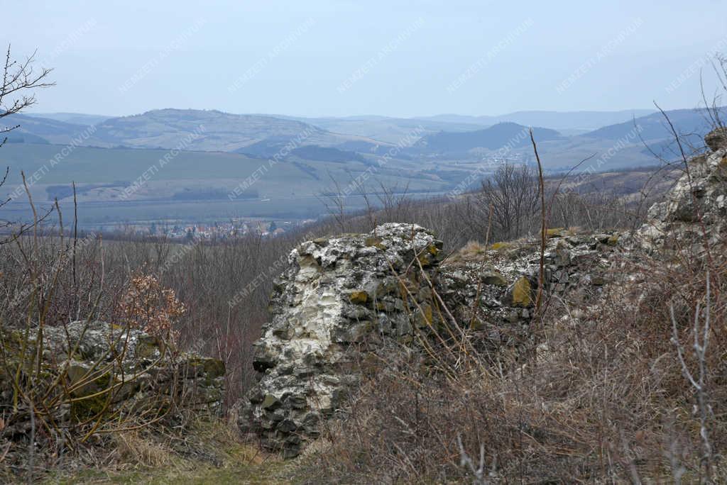 Turizmus - Pásztó - Cserteri vár