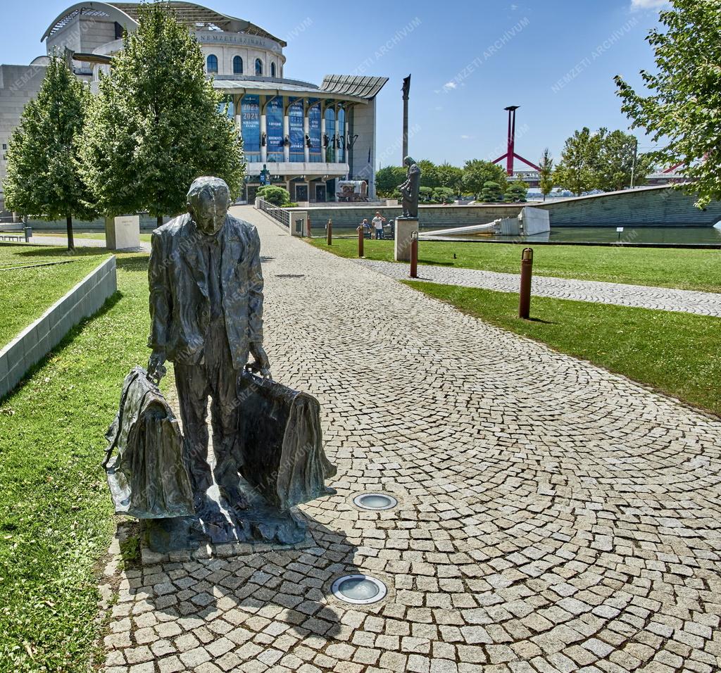 Műalkotás - Budapest - Bajor Gizi park