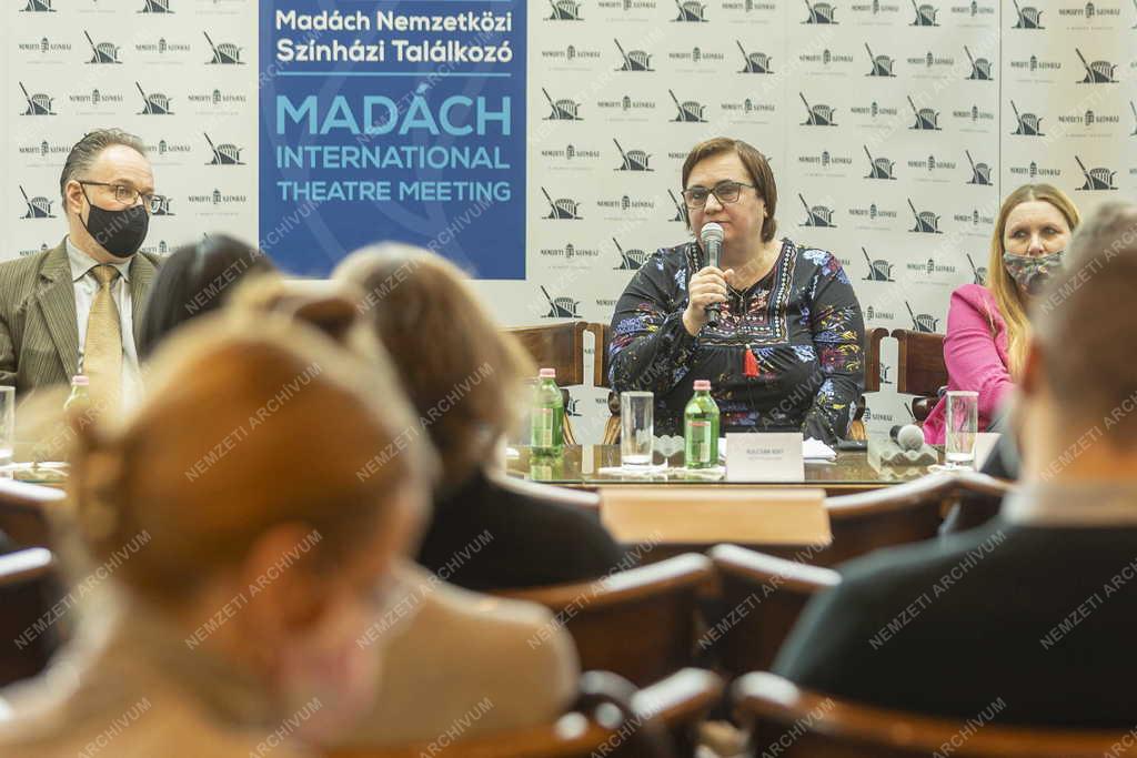MITEM - 12 ország 16 előadása látható az április 20-án kezdődő fesztiválon