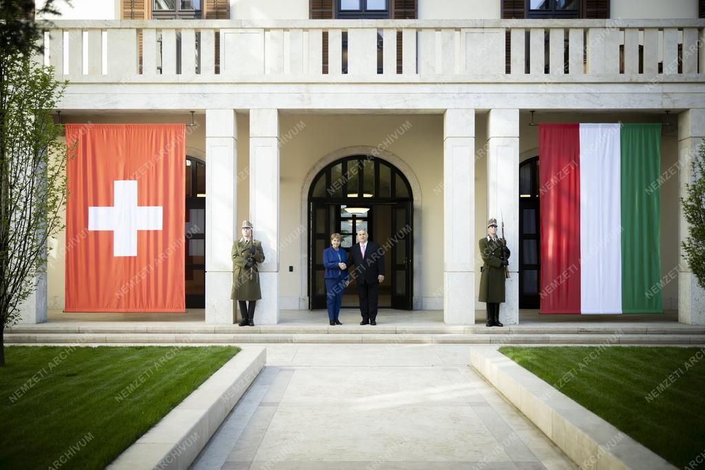 Orbán Viktor fogadta a svájci elnököt