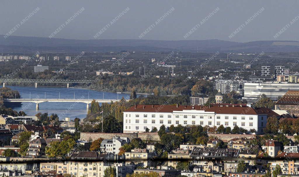 Városkép - Budapest látképe a Sas-hegyről