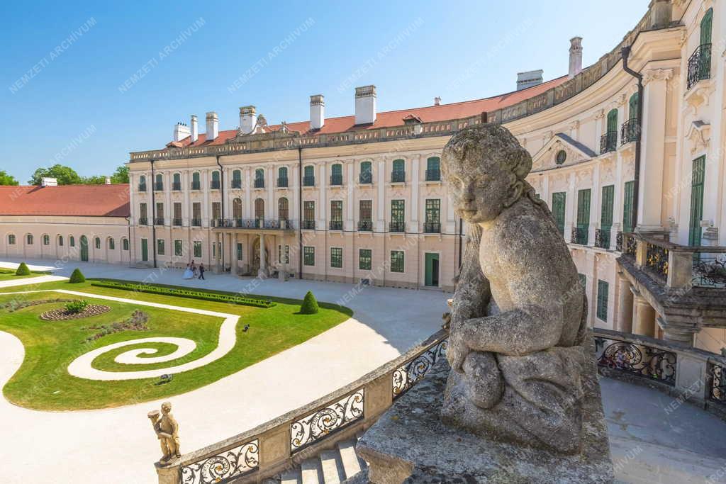 Épület - Fertőd - Az Esterházy-kastély 