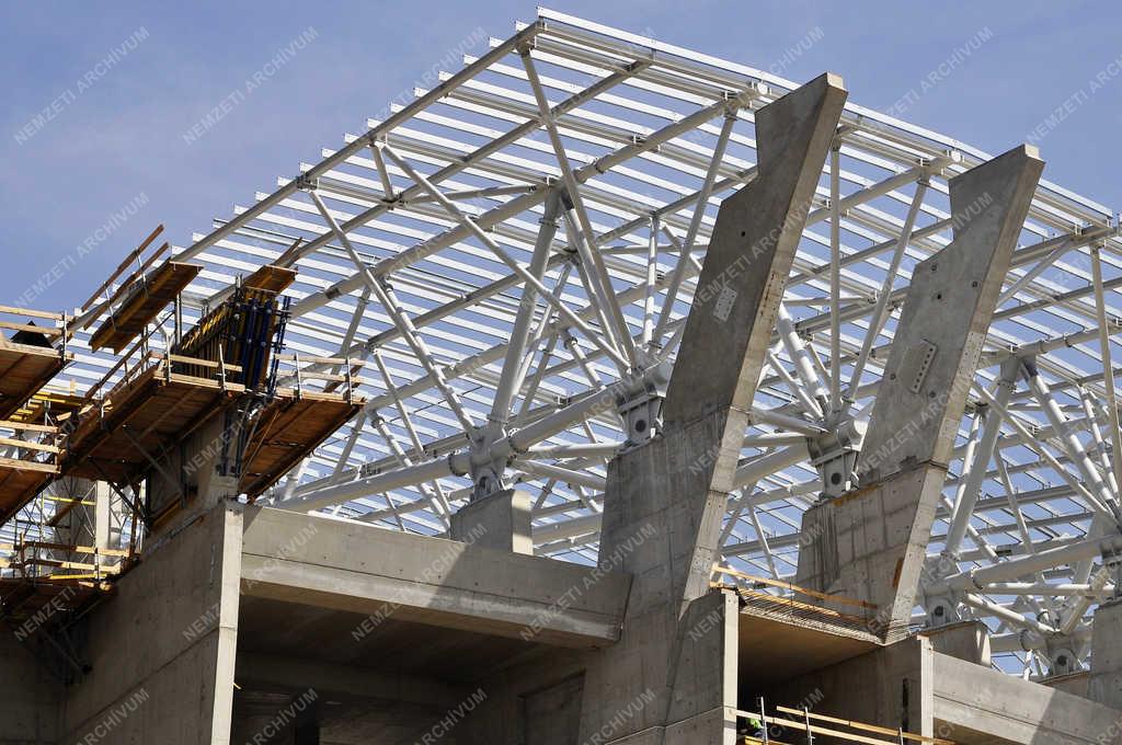 Építőipar - Budapest - Épül az új Puskás Stadion