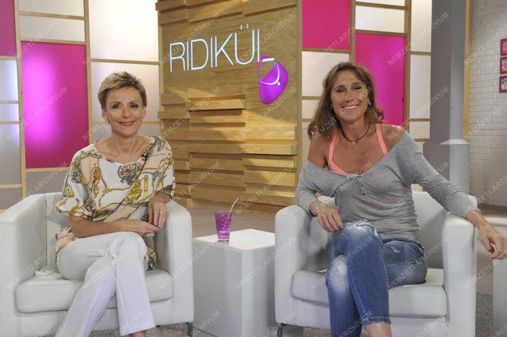 Televízió - Ridikül című női beszélgetős műsor