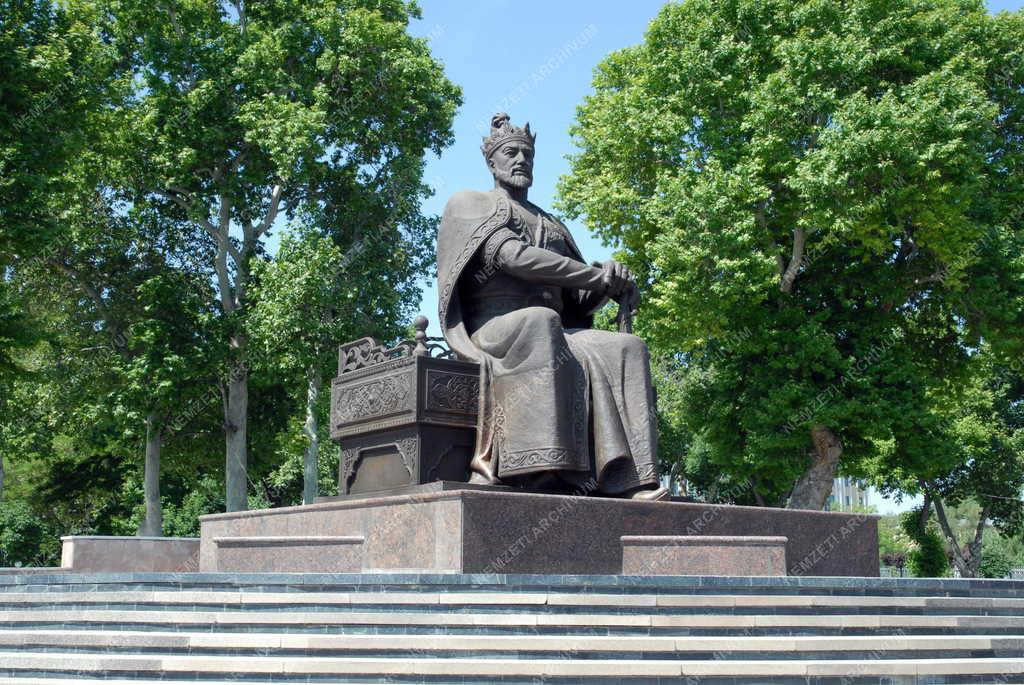Üzbegisztán - Szamarkand - Timur Lenk szobra