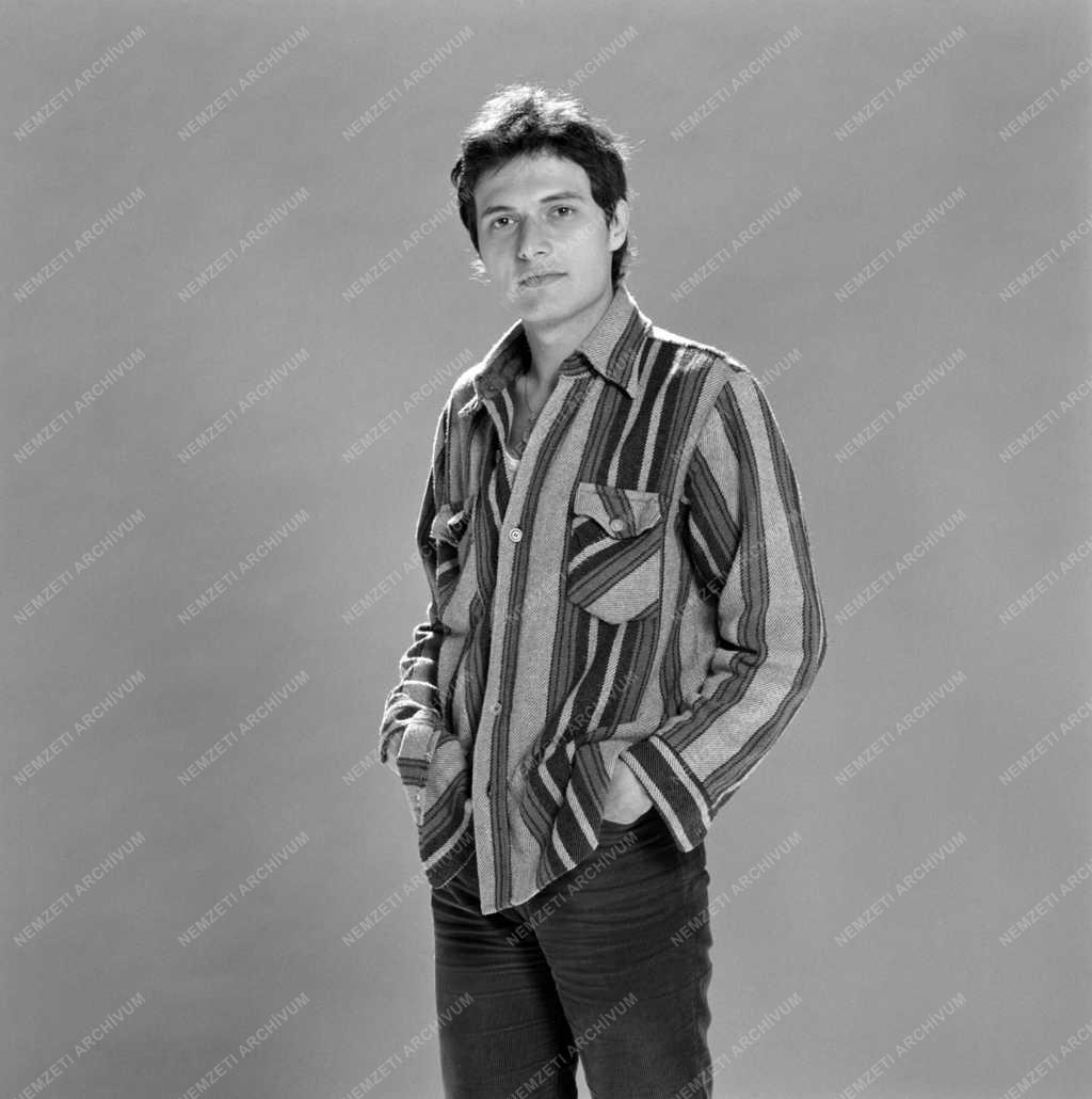 Kultúra - Laár András szerző-előadóművész