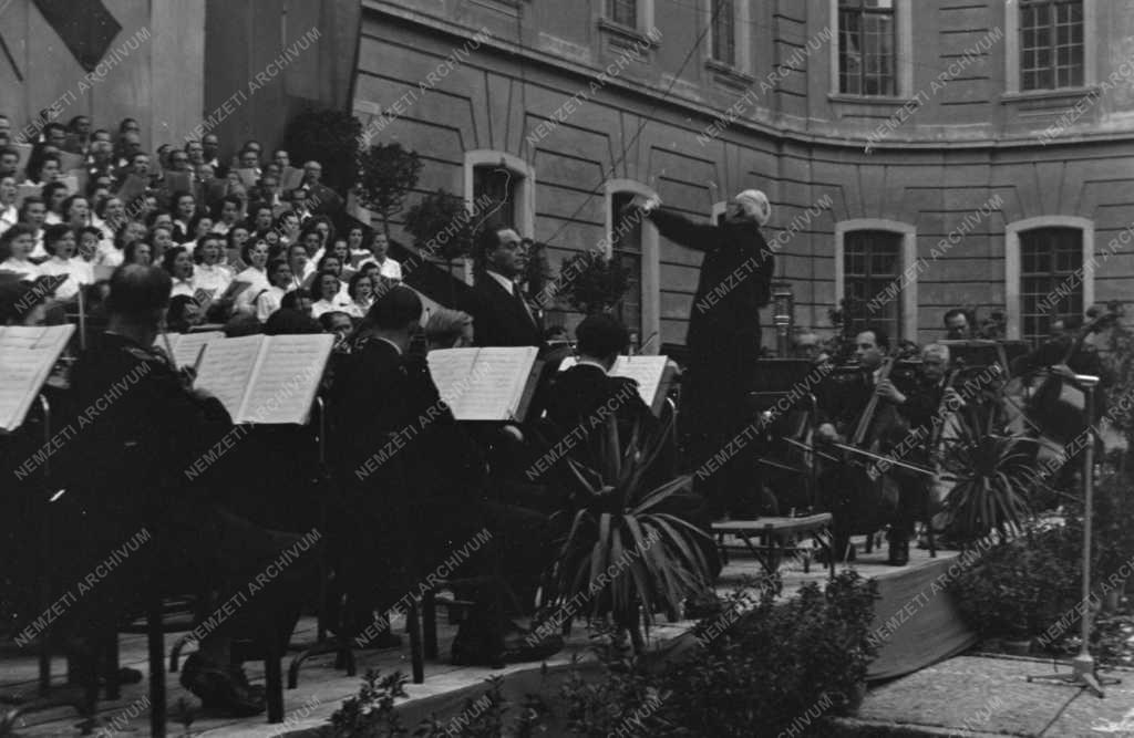 Hangverseny a várostrom évfordulóján