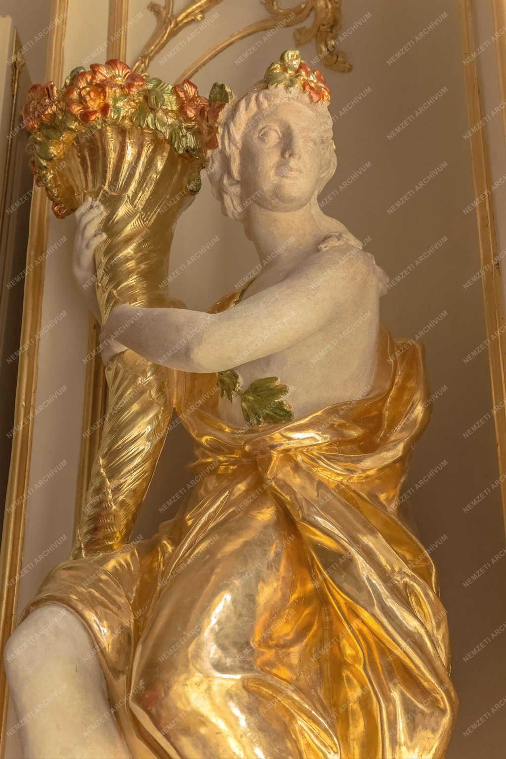 Műalkotás - A Tavasz című allegorikus szobor