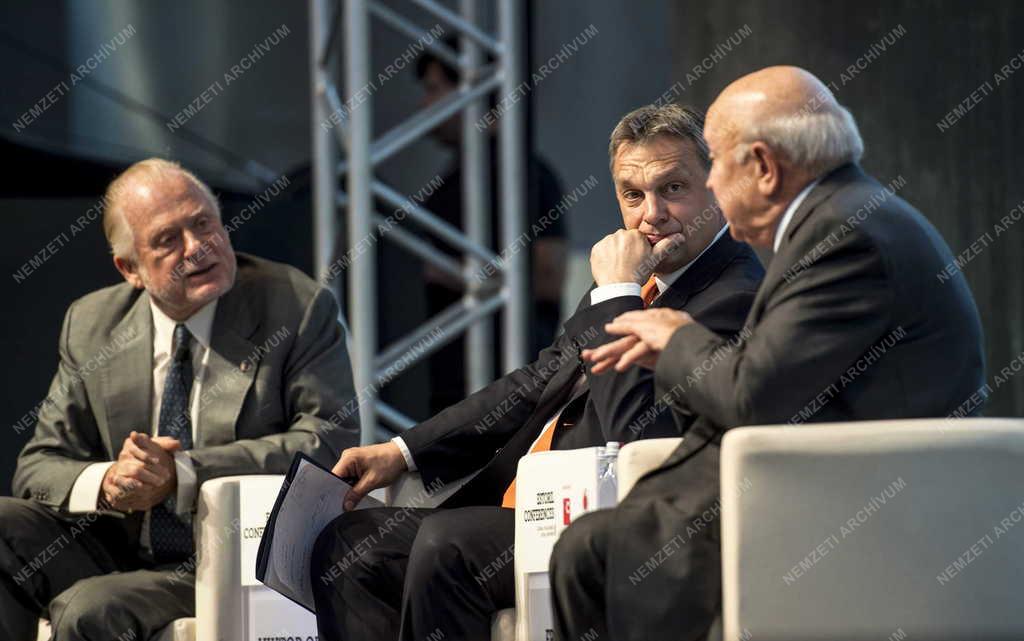 Orbán Viktor Estorilban