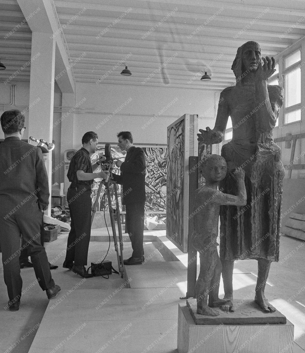 Kultúra - A Budapesti Történeti Múzeum magyar vonatkozású auschwitzi emlékkiállítása