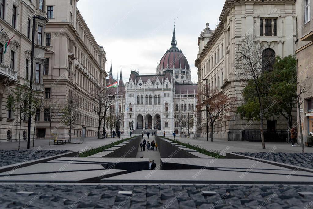 Városkép - Budapest - Az Összetartozás emlékhelye