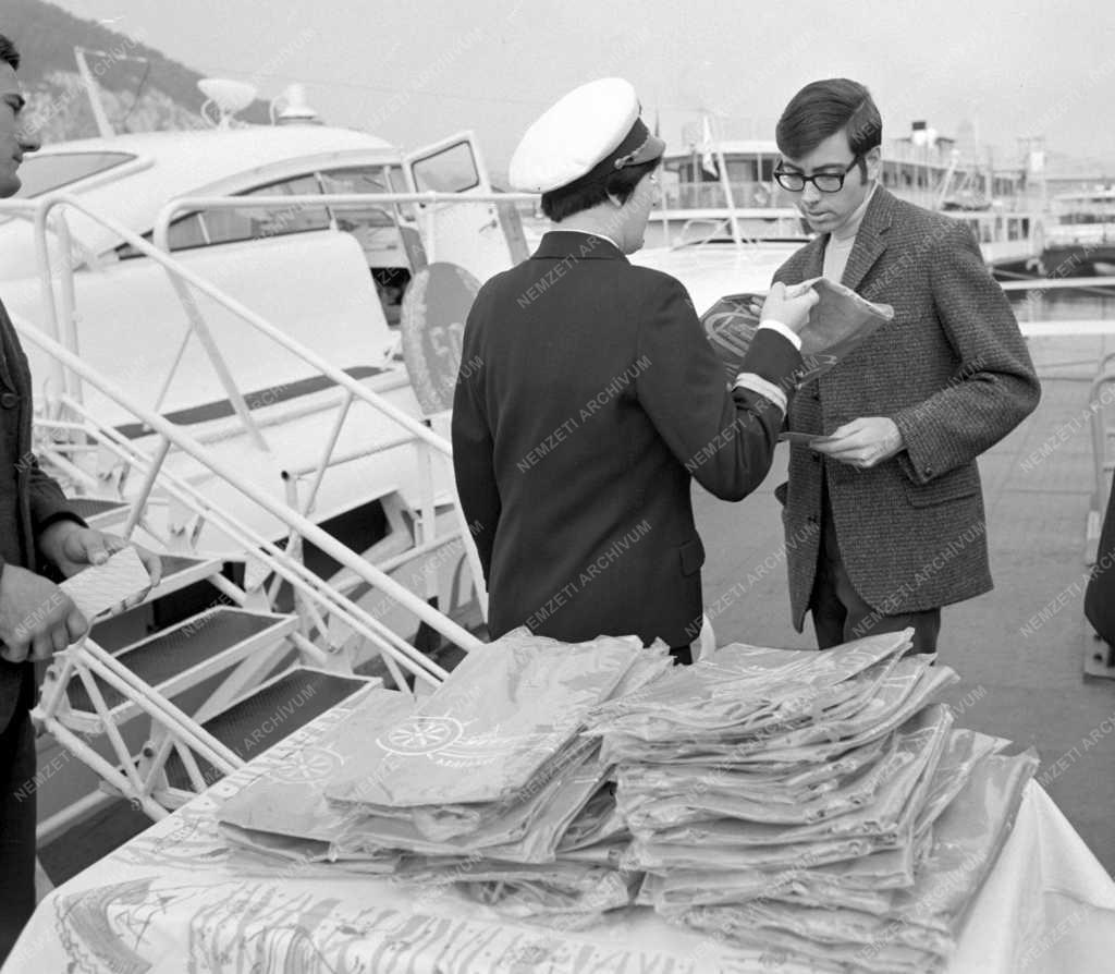 Városkép - Vízi közlekedés - A Sirály szárnyashajó 500. útja