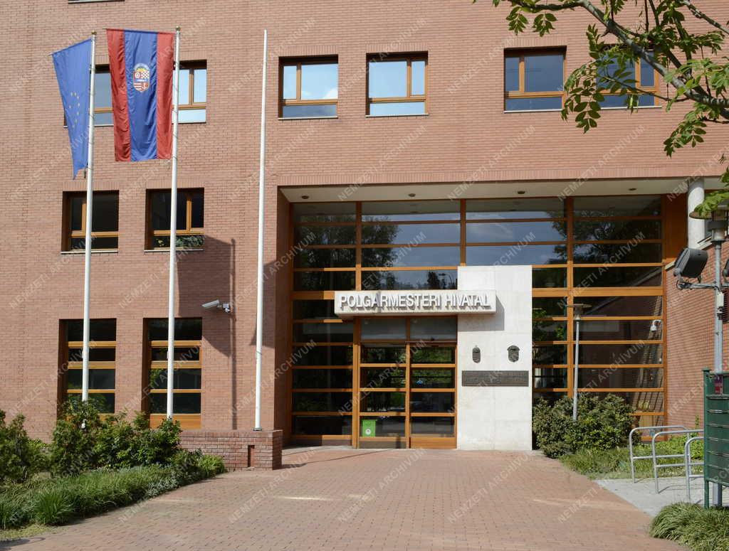 Épület - Budapest - A XIII. kerületi Polgármesteri Hivatal