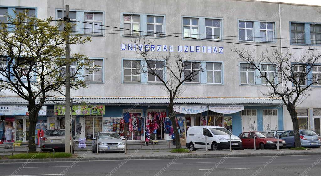 Kereskedelem - Budapest - Az Univerzál Üzletház 