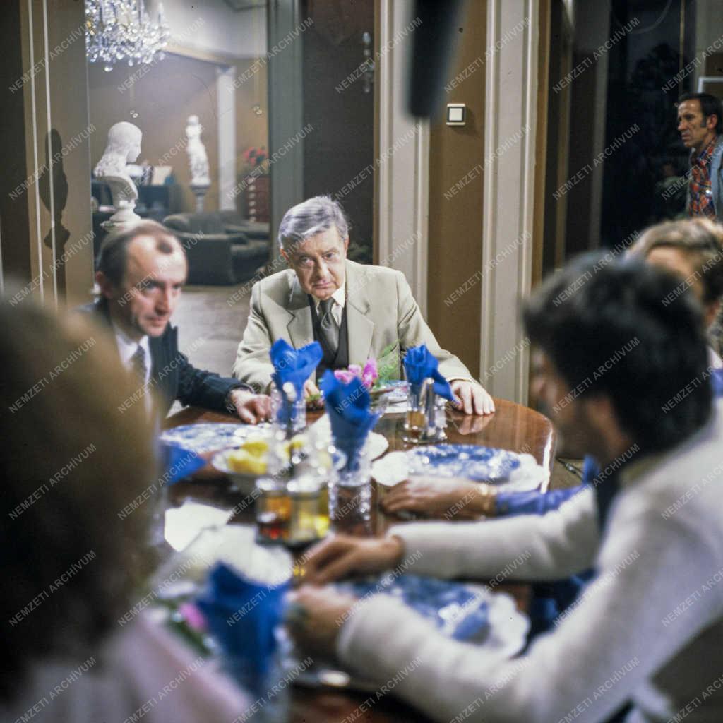 Kultúra - TV-film - Harmodios... és meg kell dögleni