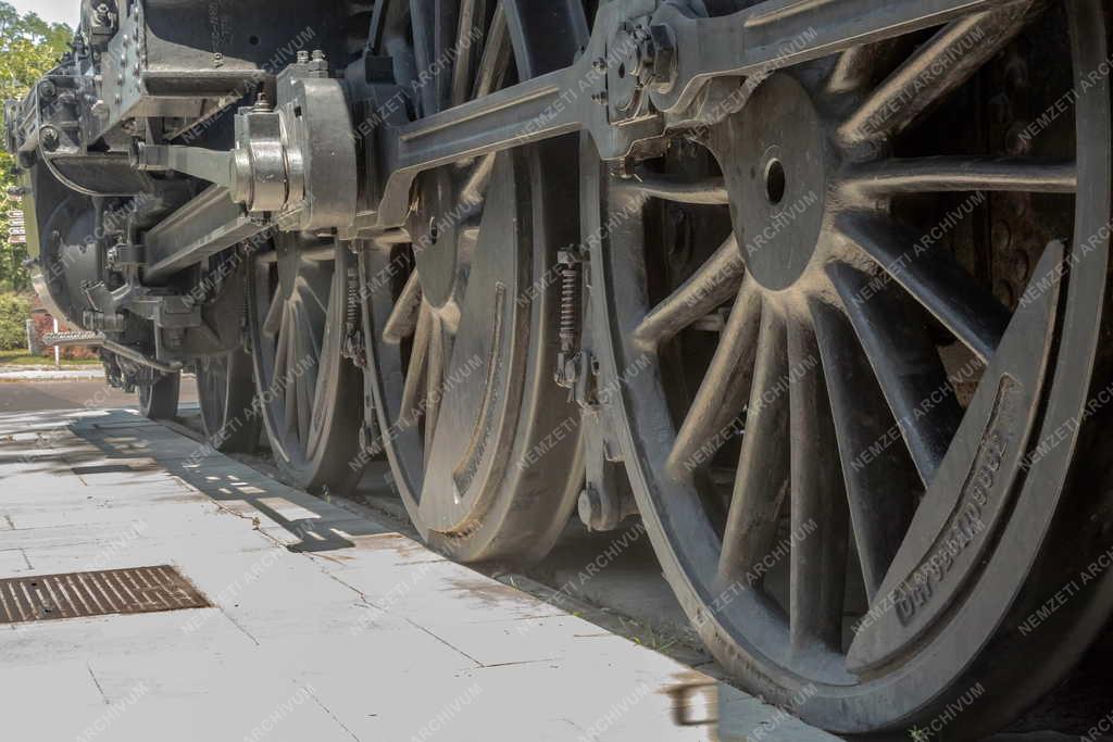 Ipari műemlék - Budapest -  424-es gőzmozdony részlete