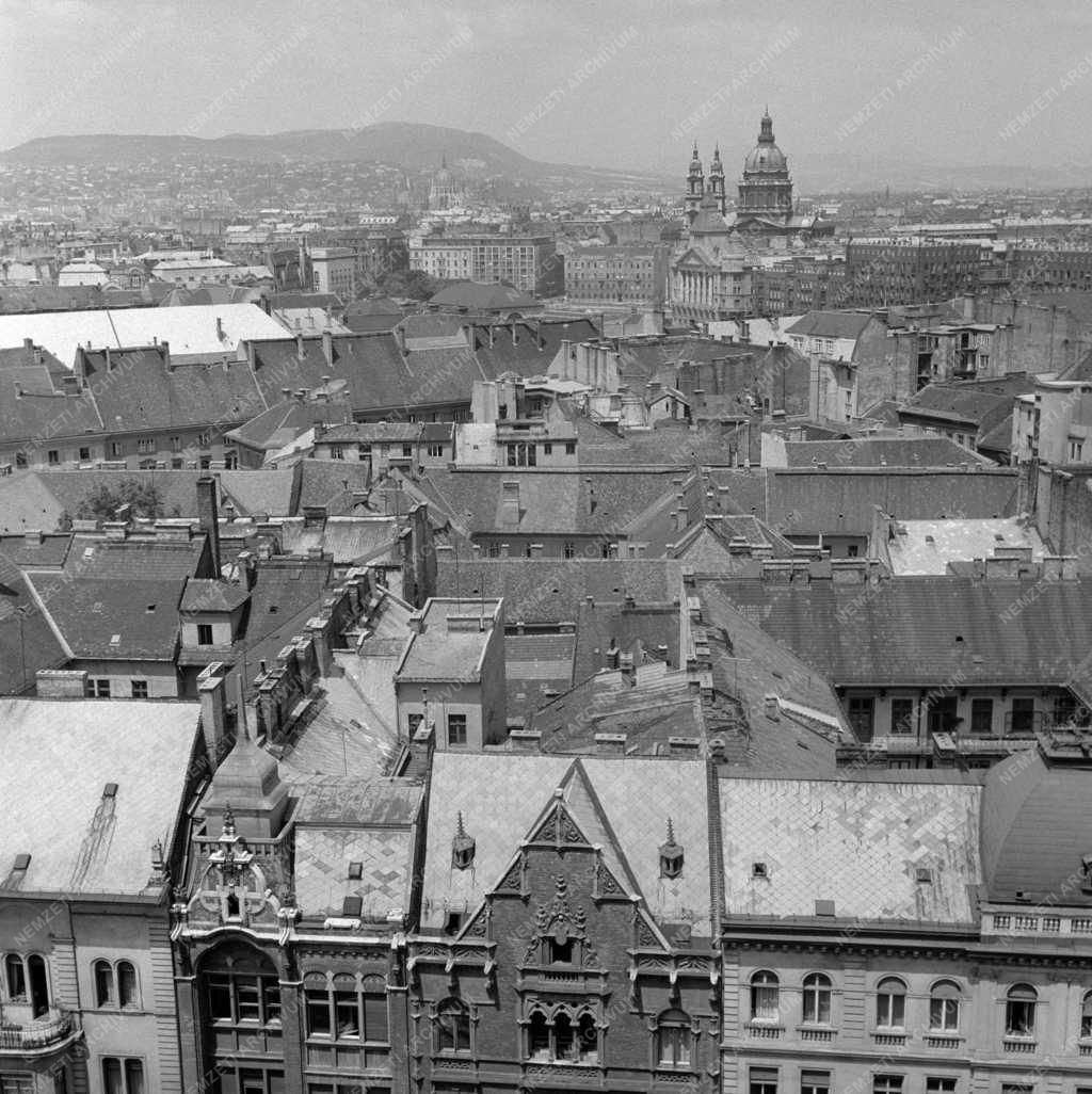 Városkép - Budapest -  Kilátás a Hungarotex Külkereskedelmi Vállalat székházáról