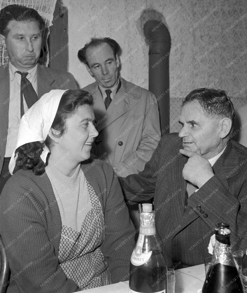Belpolitika - Mezőgazdaság - Falugyűlés Dobi Istvánnal
