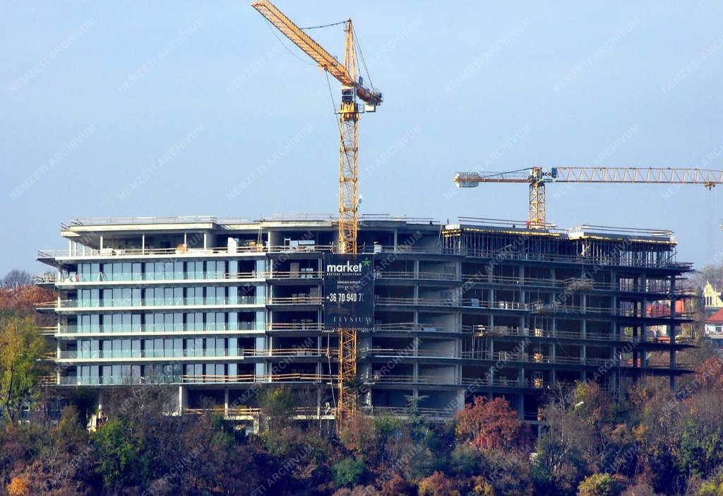 Városkép - Budapest - Apartmanházzá építik át a SZOT egykori üdülőszállodáját