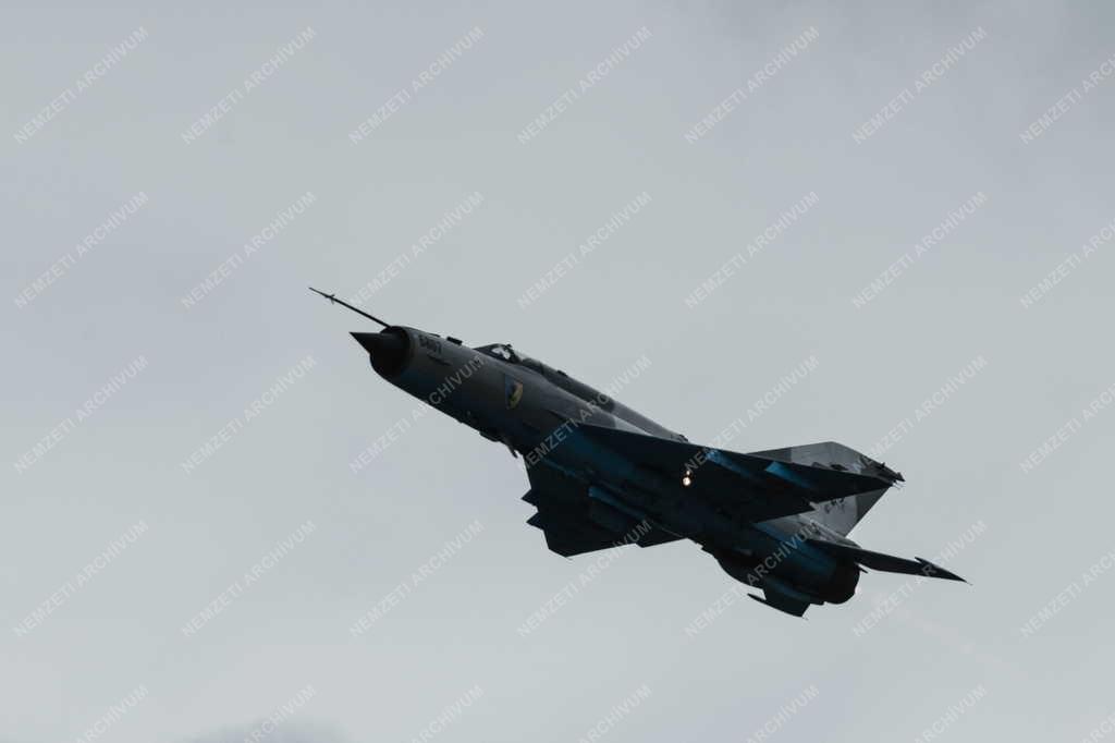 Fegyveres erők - Szórakozás - Kecskeméti Nemzetközi Repülőnap és Haditechnikai Bemutató