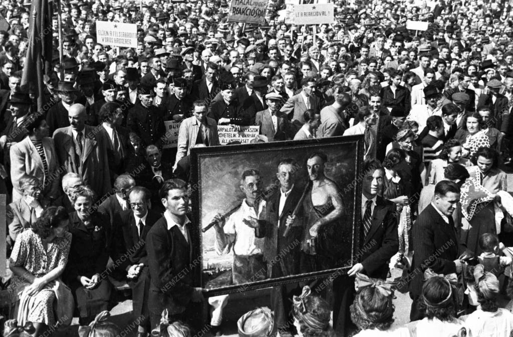 Párt - MKP nagygyűlés Győrött