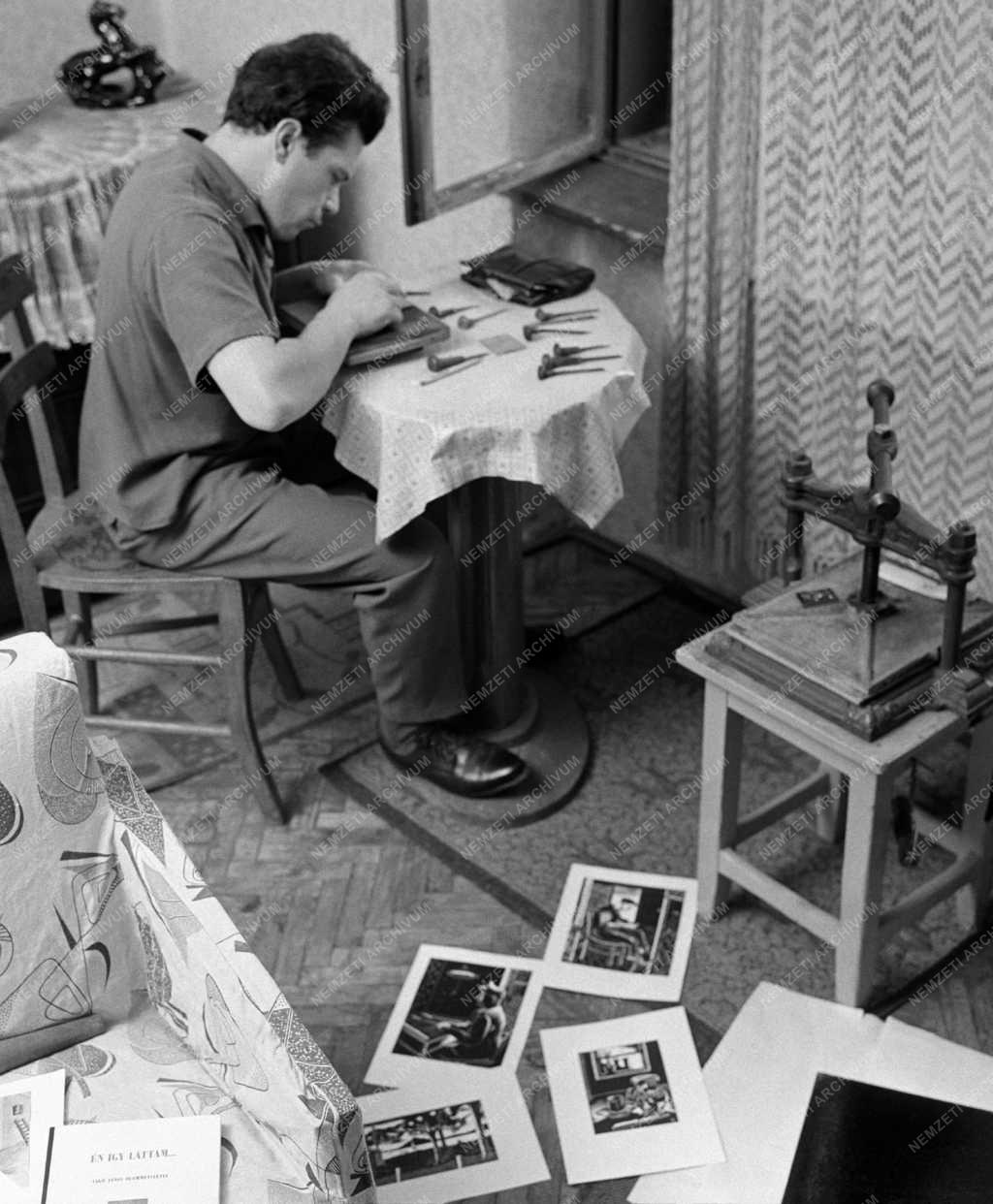 Kultúra - Ólommetszeteket és ex librist készít Vágó János nyomdász