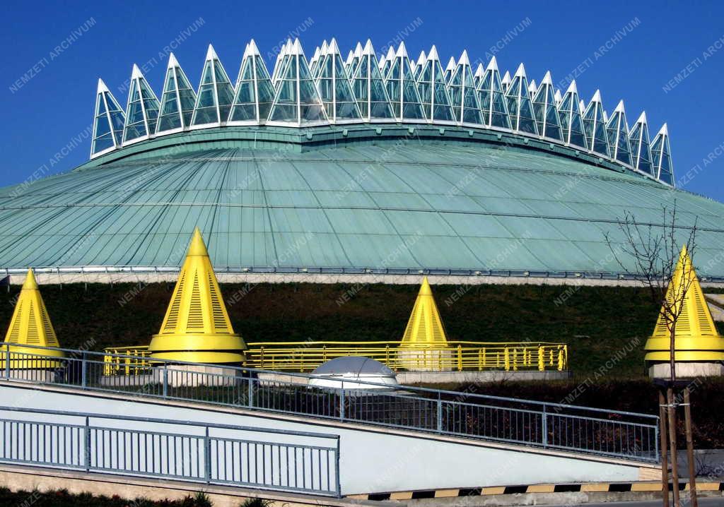 Sportlétesítmény - Budapest - A lágymányosi Tüskecsarnok