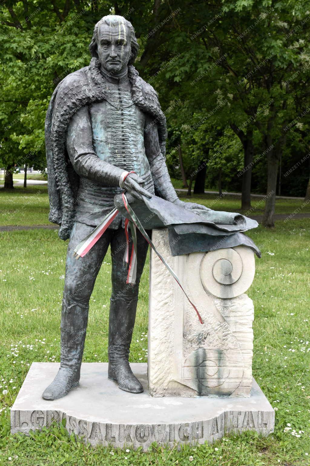 Városkép - Gödöllő - Grassalkovich I. Antal szobra