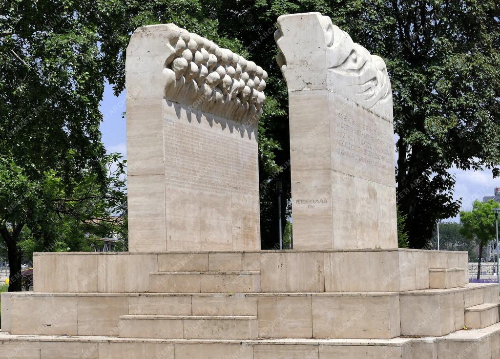 Emlékezés - Budapest - Az 1945-56 között kivégzettek emlékműve 