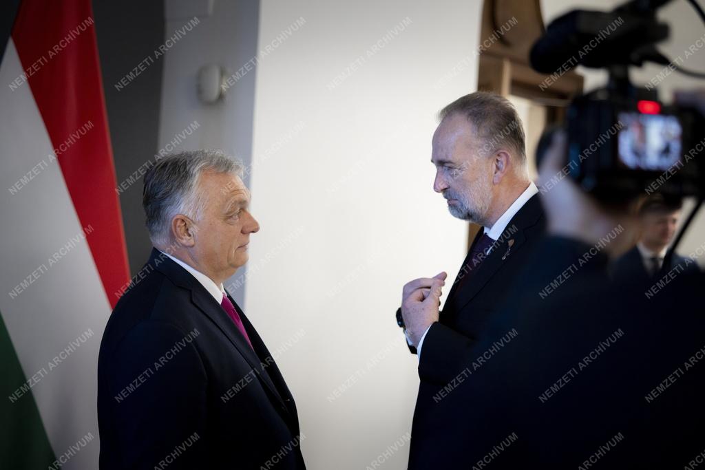 Orbán Viktor az Aranygyapjas rend vezetőjével tárgyalt