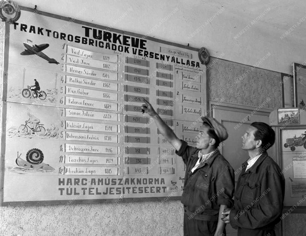 Mezőgazdaság - Túrkevei Gépállomás 