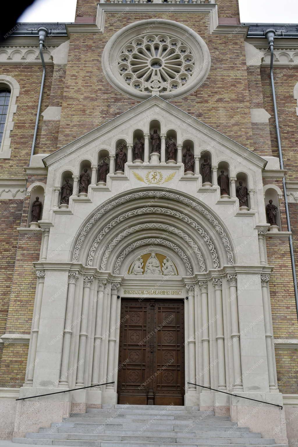Egyház - Budapest - Rákospalotai Magyarok Nagyasszonya-templom
