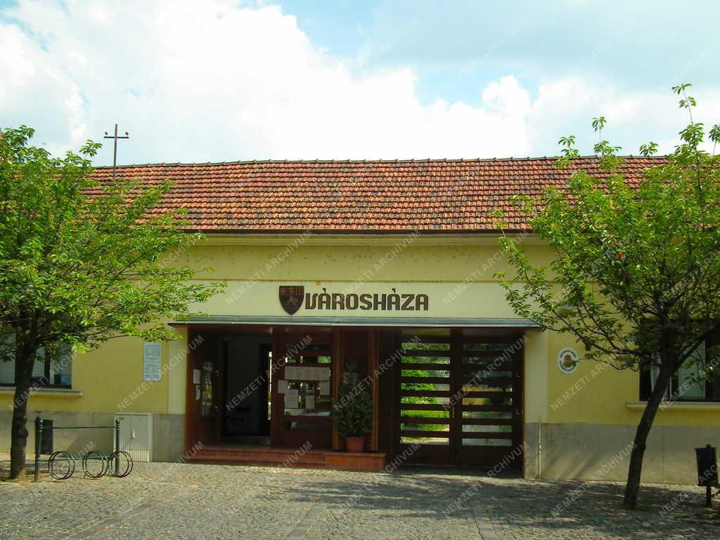 Táj, város - Nagymaros - Középület
