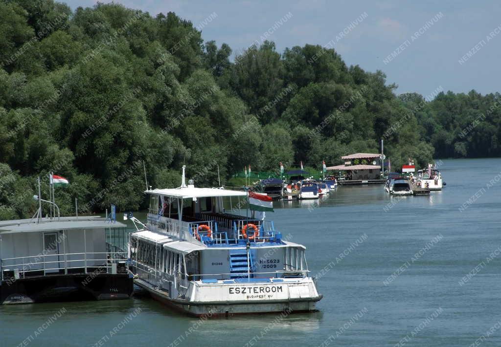 Közlekedés - Szentendre - Szentendrei hajókikötő