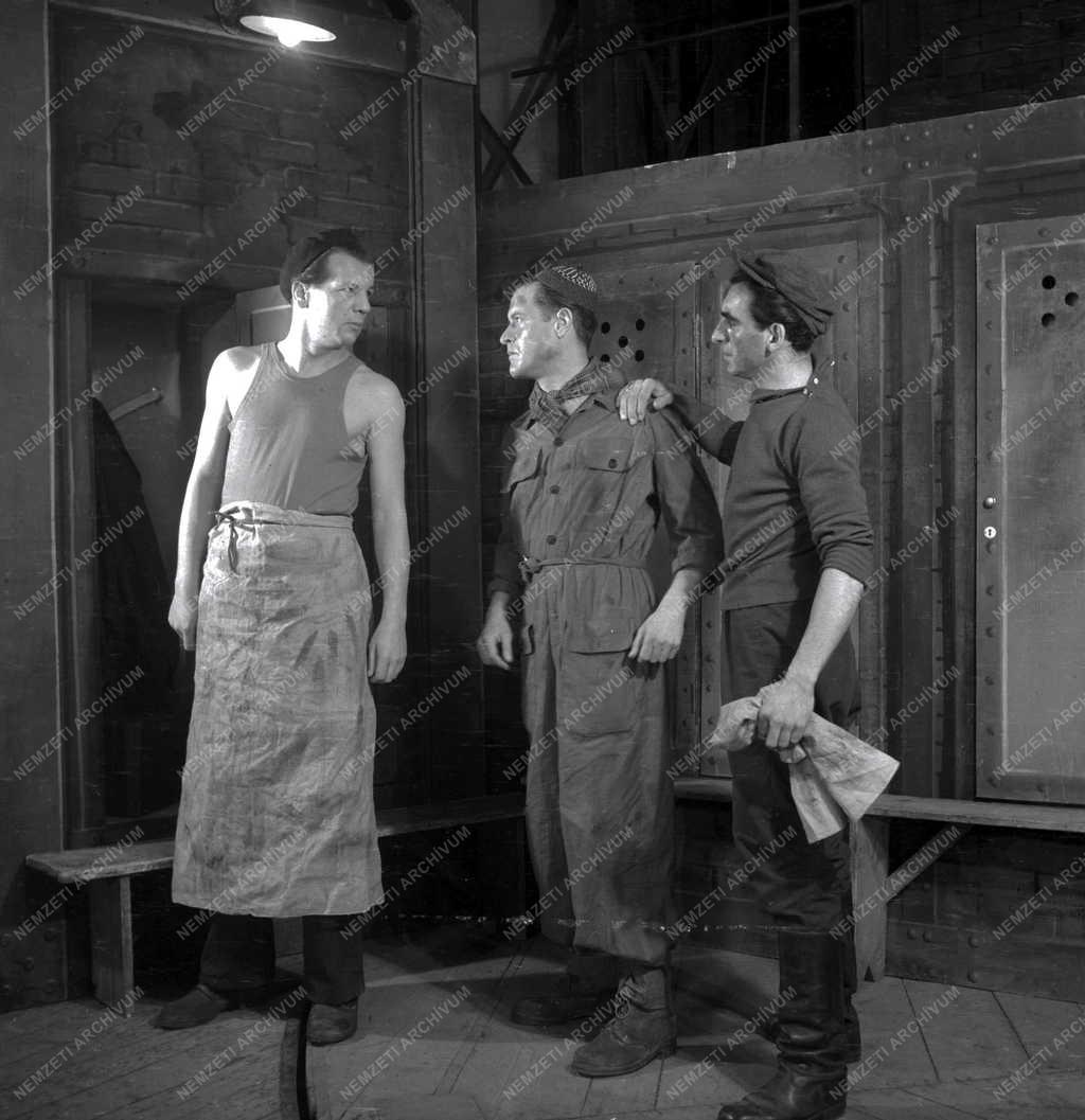 Színház - A szerencse nem pottyan az  égből - Ifjúsági Színház 