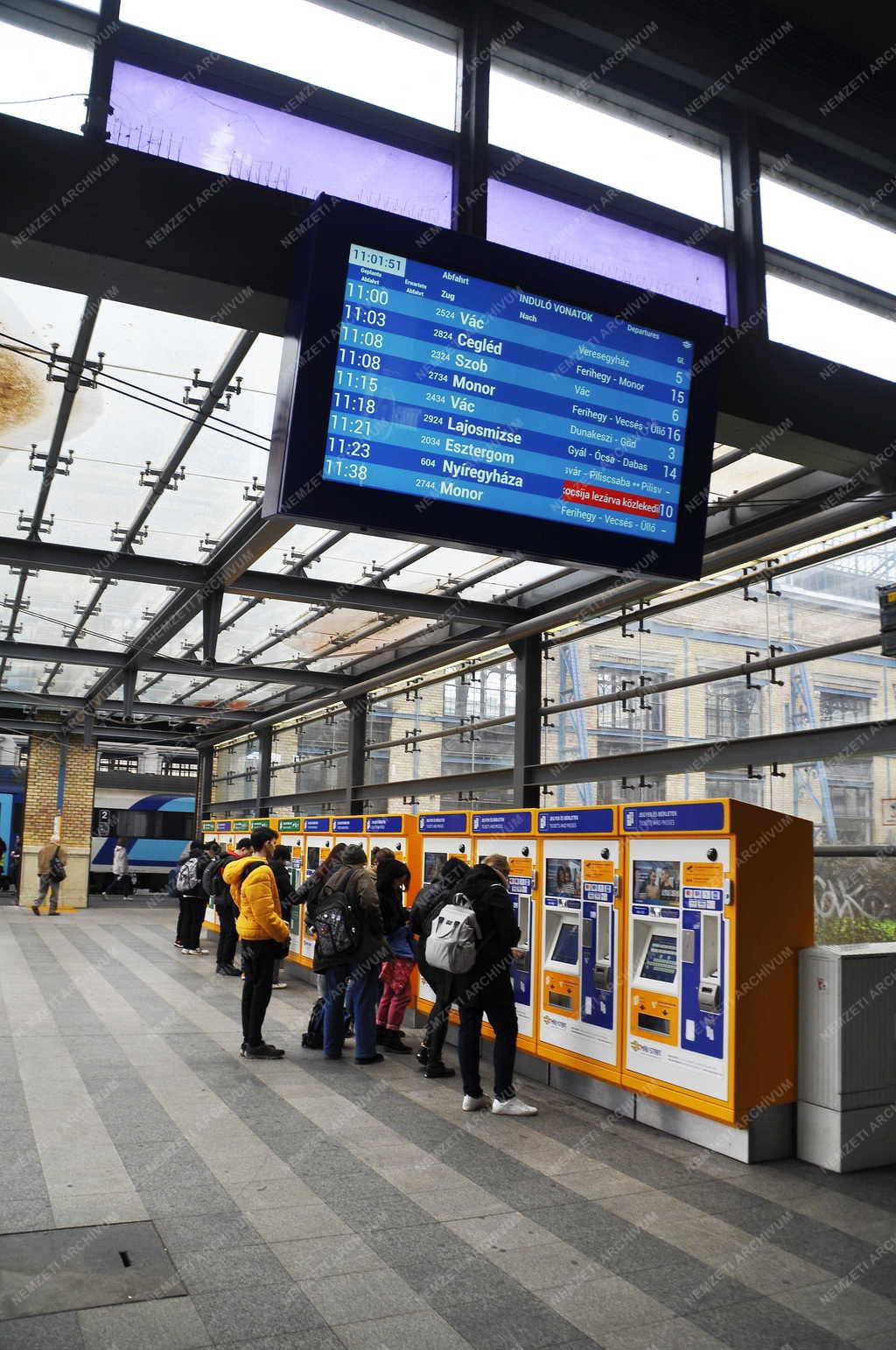 Közlekedés - Budapest - Nyugati pályaudvar