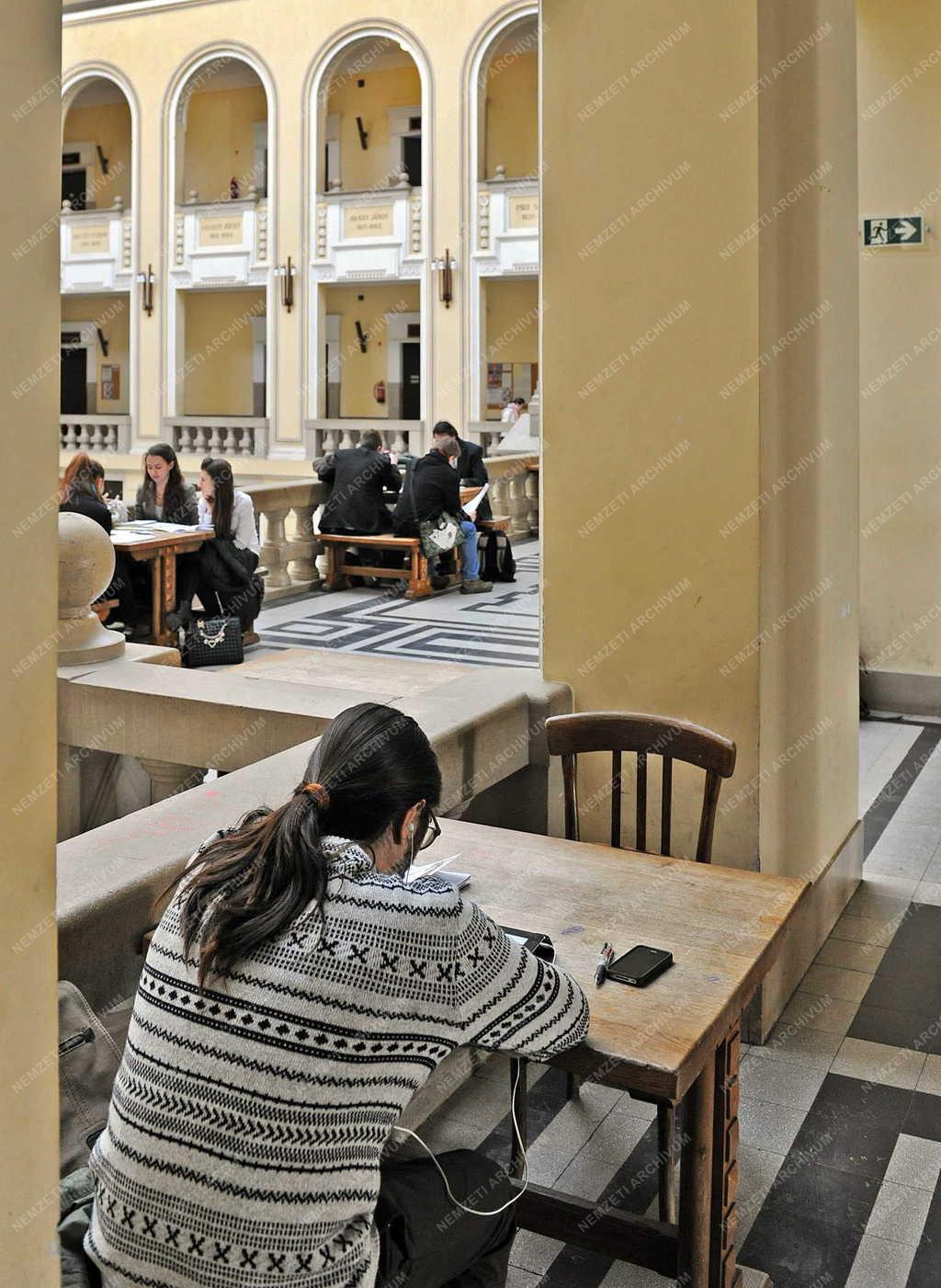 Felsőoktatás - Debrecen - Vizsgaidőszak a Debreceni Egyetemen