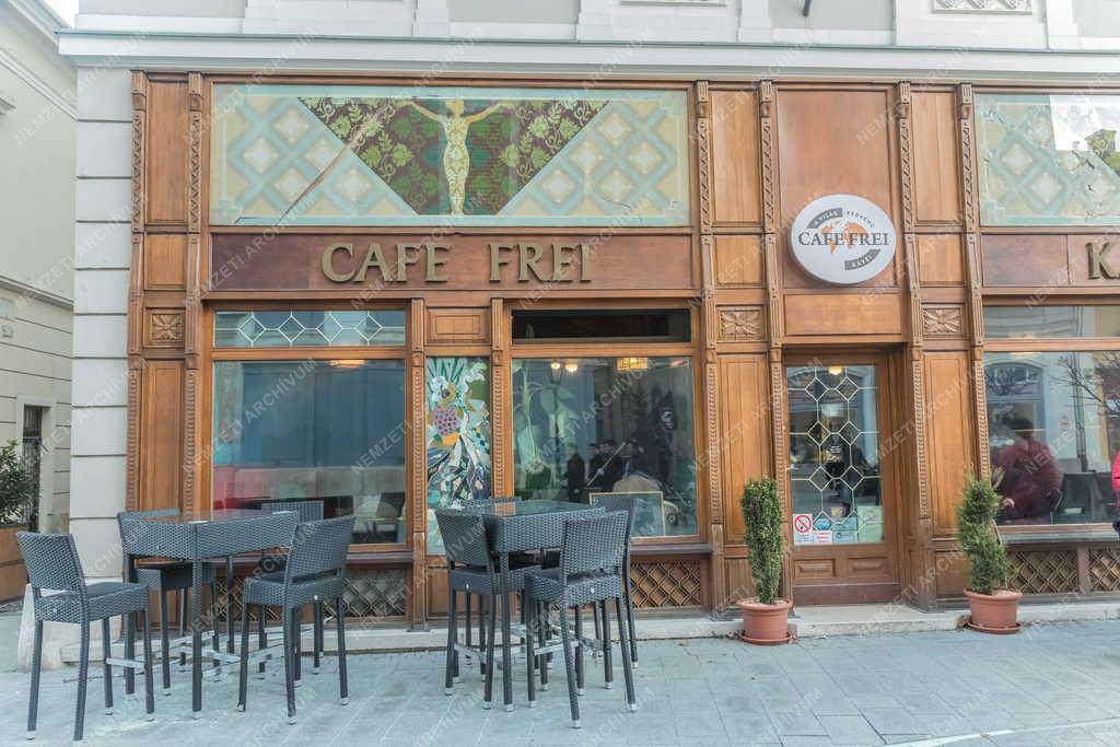 Kereskedelem - Székesfehérvár - A CAFE FREI  üzlete