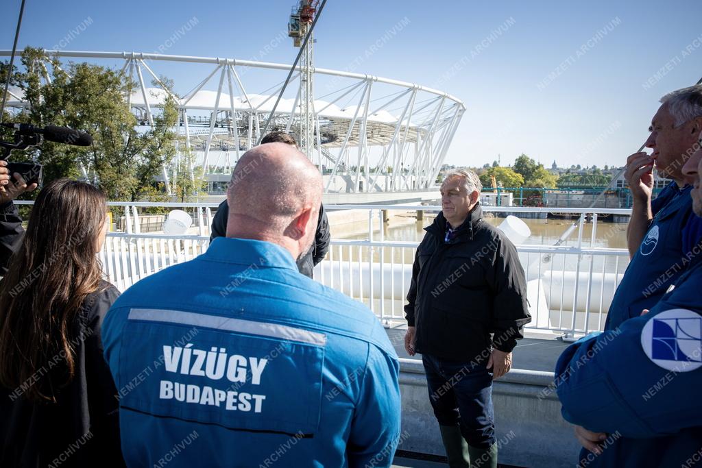 Árvíz - A fővárosi Duna-szakaszon irányította a védekezést Orbán Viktor